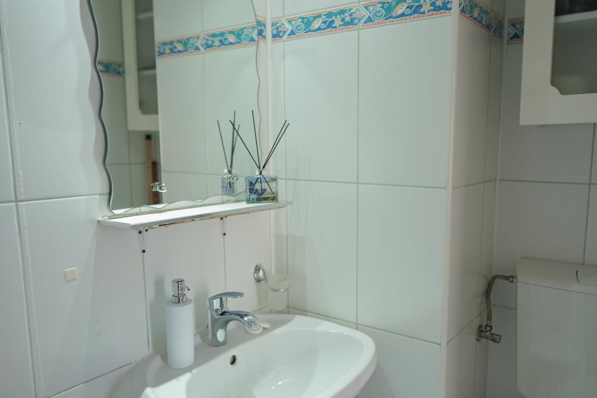 Victoria Avenue Apartments Бухарест Номер фото